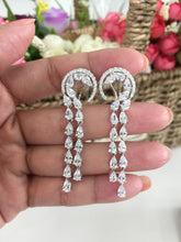 Load image into Gallery viewer, Refius Earrings