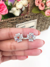 Load image into Gallery viewer, Square Flower Earrings